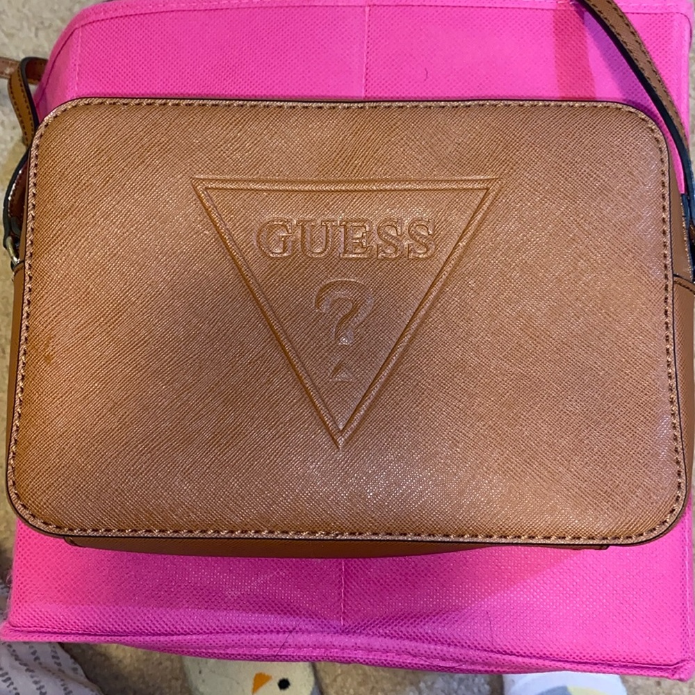 Brown GUESS crossbody purse 🤎